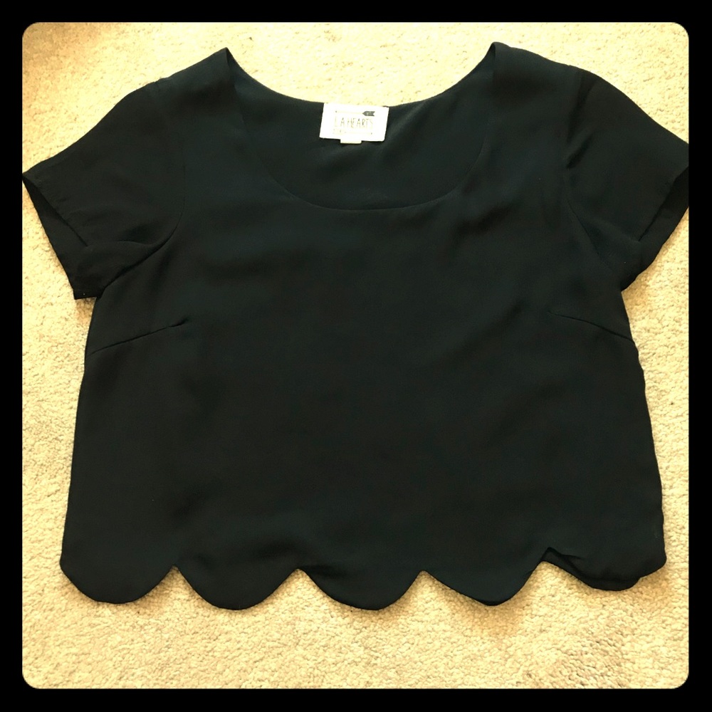 Black Scallop Hem Crop top